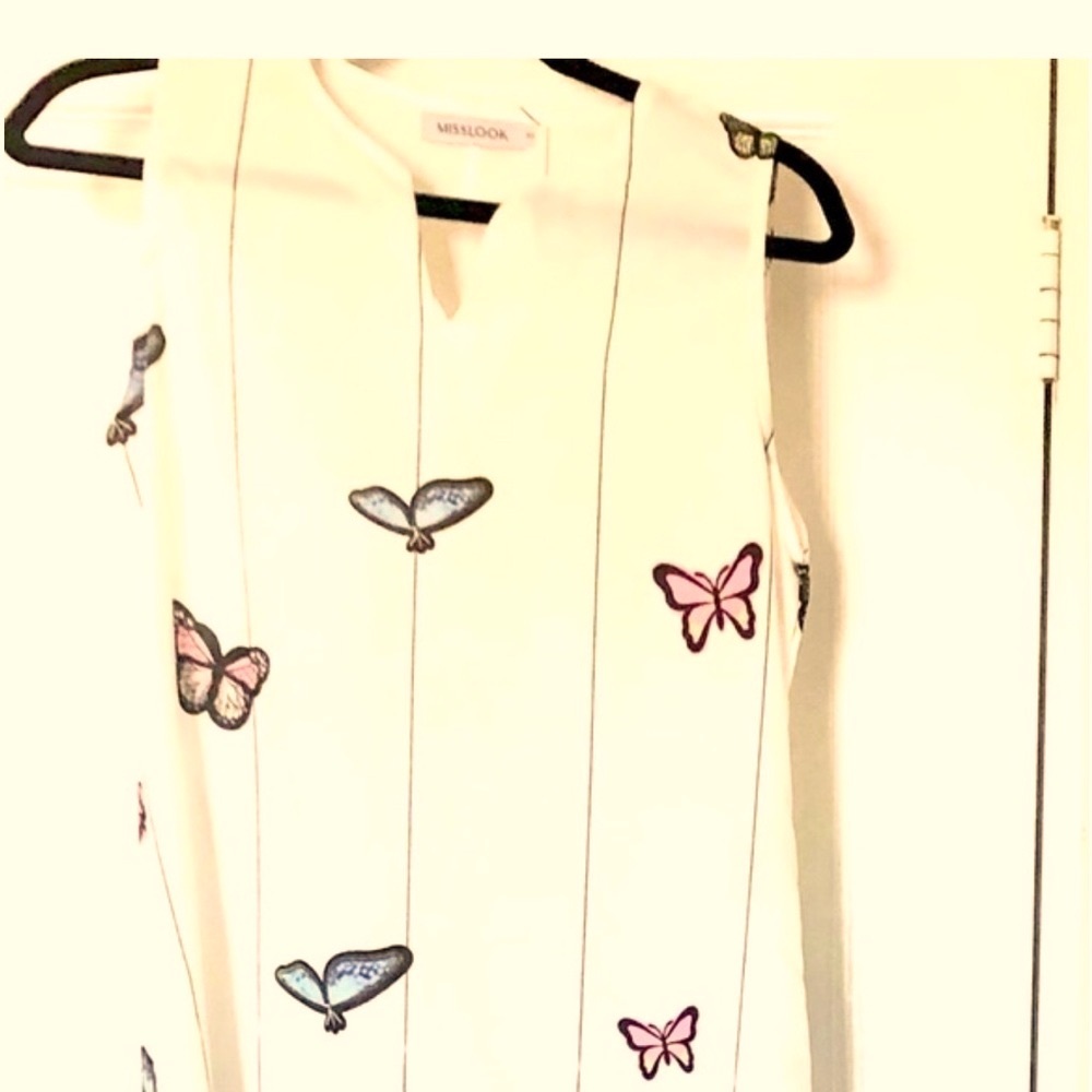 Beginning Boutique White/ Blue Maxi Dress.
Excellent condition& 2 more beauties